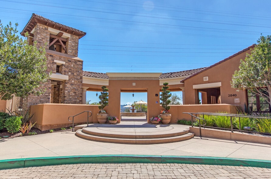 Building Photo - 2627 Bellezza Dr