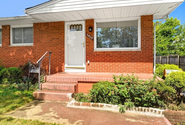 Building Photo - 3938 Halsey Pl