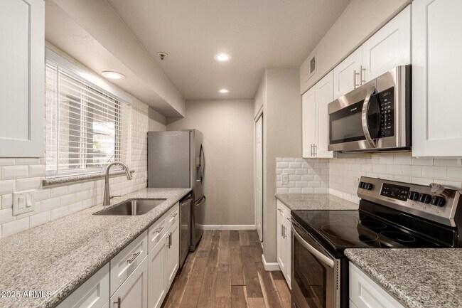 Building Photo - 7494 E Earll Dr