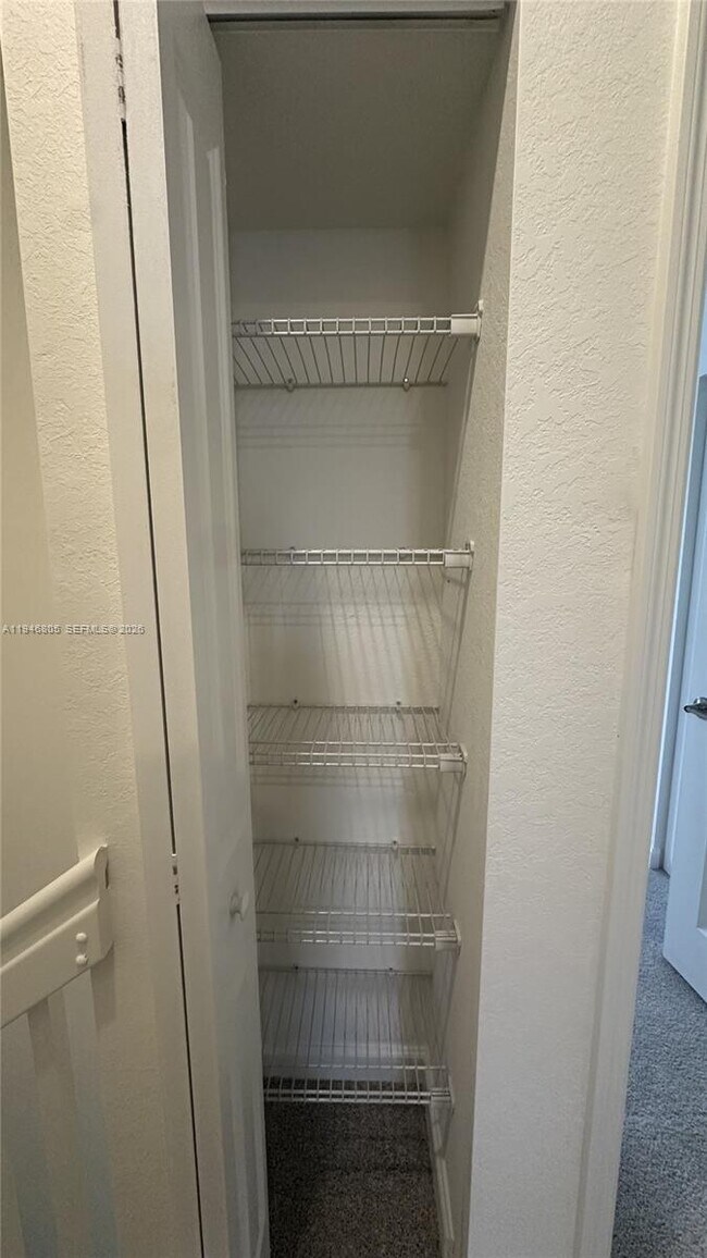 Building Photo - 2713 SE 26th Rd