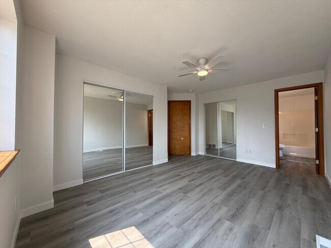 Building Photo - 7915 E Woodland Park Dr