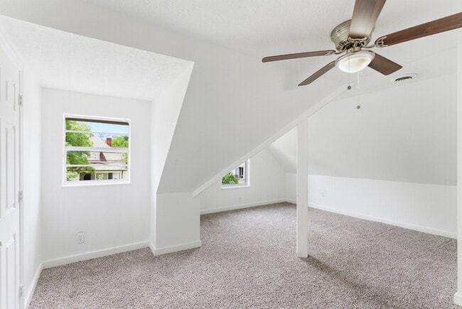 Building Photo - 306 E Burwell Ave