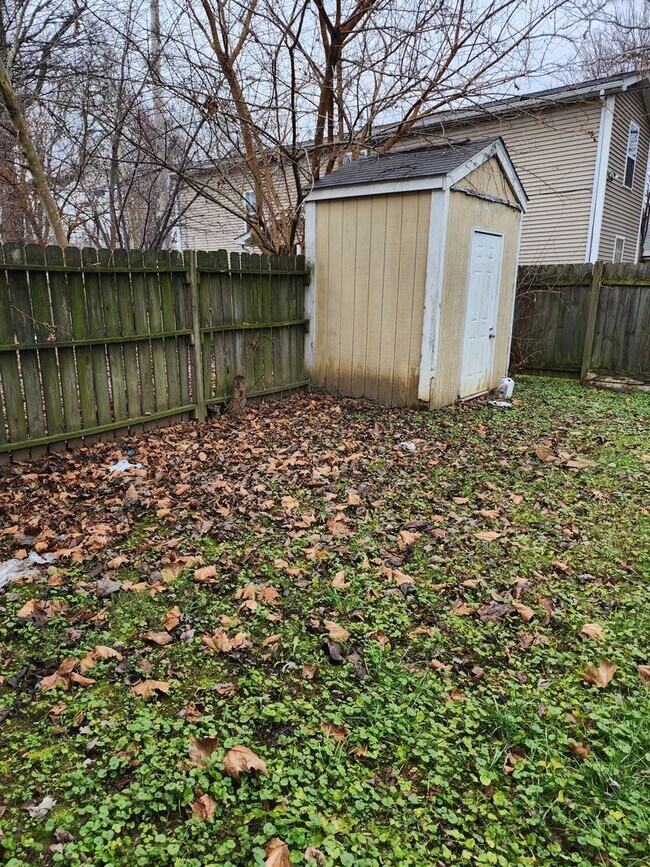 Building Photo - 4BR/ 1.5 bath House