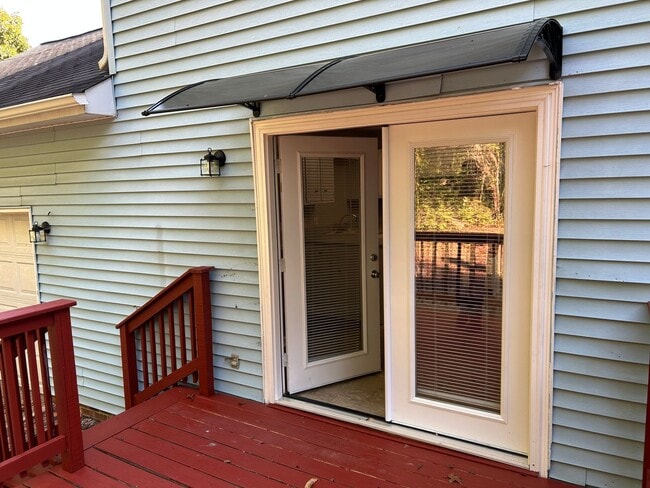 Building Photo - Large two-story colonial style home, Antioch