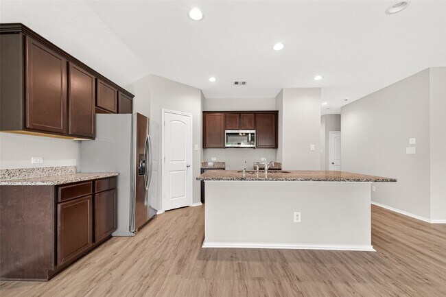 Building Photo - 20112 Leaf River Cir