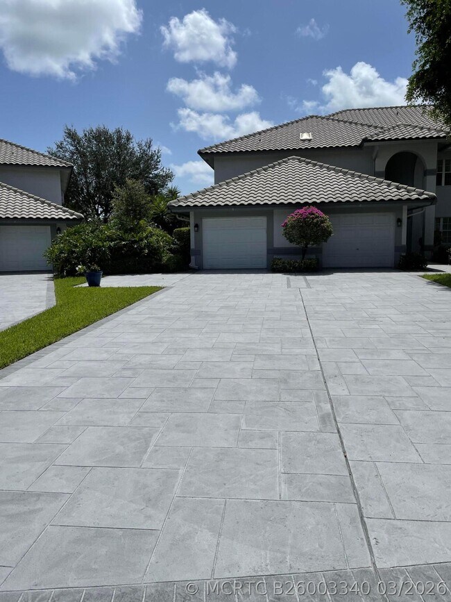 Building Photo - 11530 Briarwood Cir