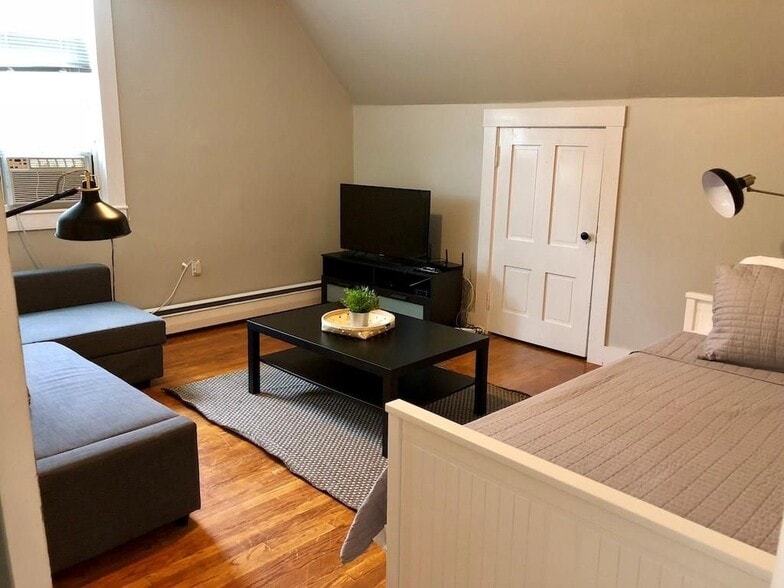 Building Photo - 96 Rhode Island Ave