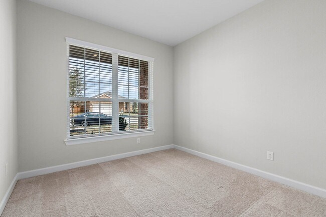 Building Photo - 1110 Whispering Winds Dr
