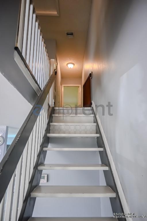 Building Photo - 9761 Riverside Dr