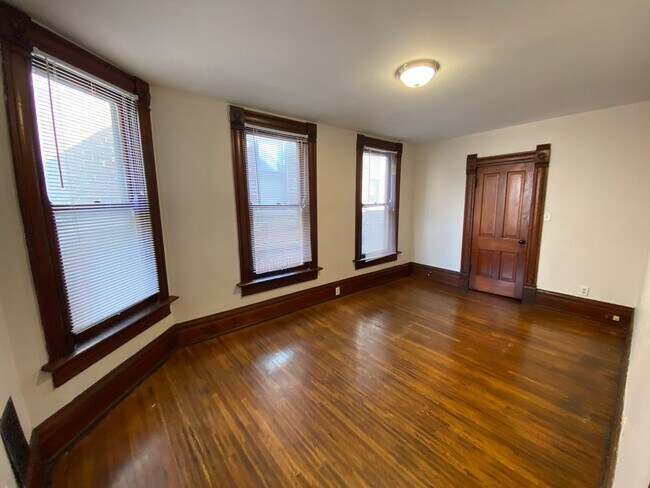 Building Photo - W 1st Ave 145-147 MLR