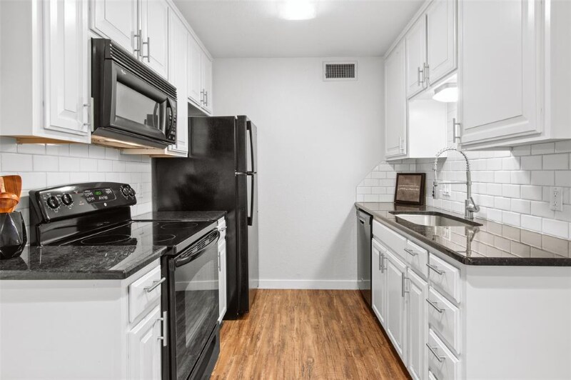 Building Photo - 1421 S 12th St