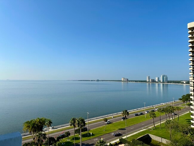 Building Photo - 2401 Bayshore Blvd