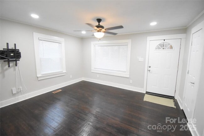 Building Photo - 199 Crowell Dr SW