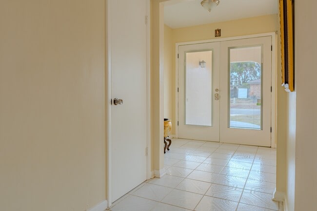 Building Photo - 6203 Tebbetts Dr