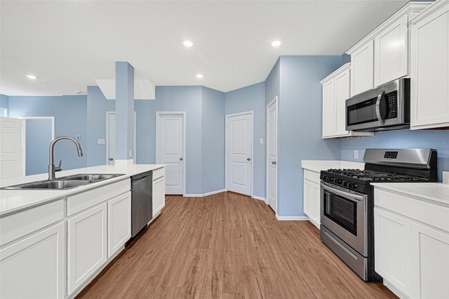 Building Photo - 1922 Ballesteros St