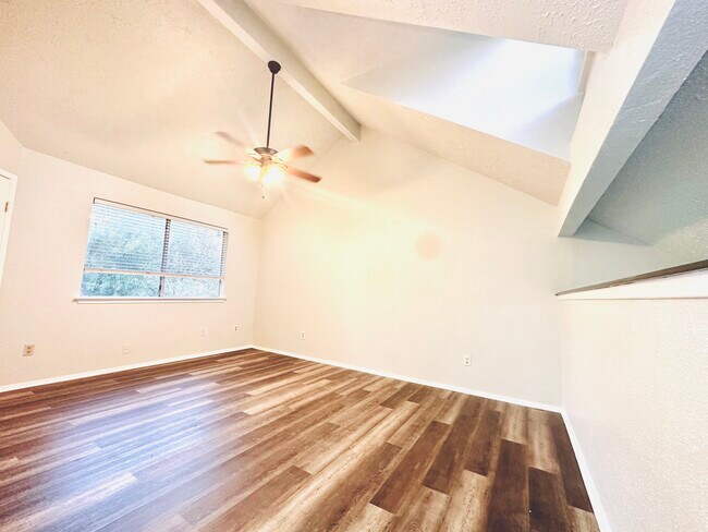 Building Photo - 11014 Longtom Ct
