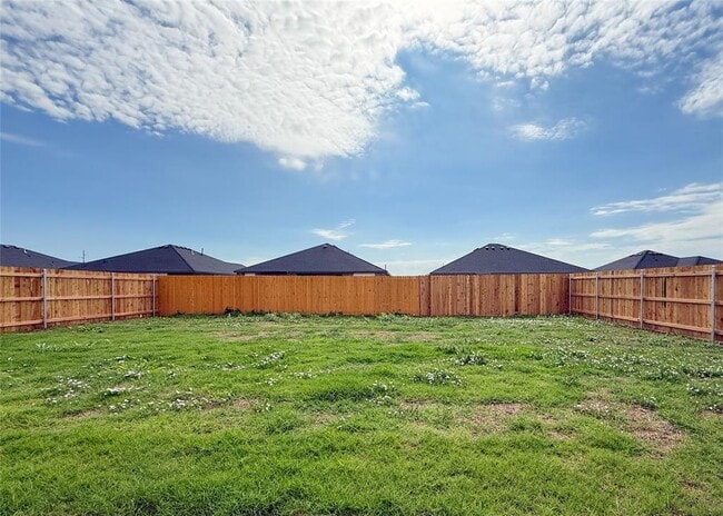 Building Photo - 16208 Lovers Ln