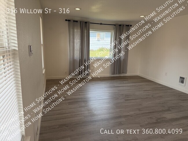 Building Photo - 316 Willow St