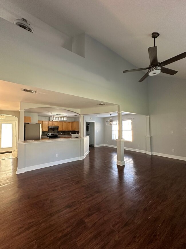 Building Photo - Gorgeous Deerfield Plantation 4 Bed 2.5 Ba...