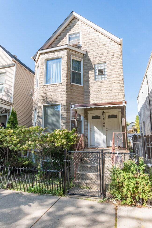 2740 N Lawndale Ave 2740 N Lawndale Ave Chicago IL 60647 Apartment