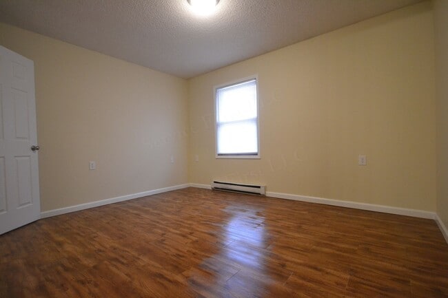 Building Photo - Hillcrest Village Apartments