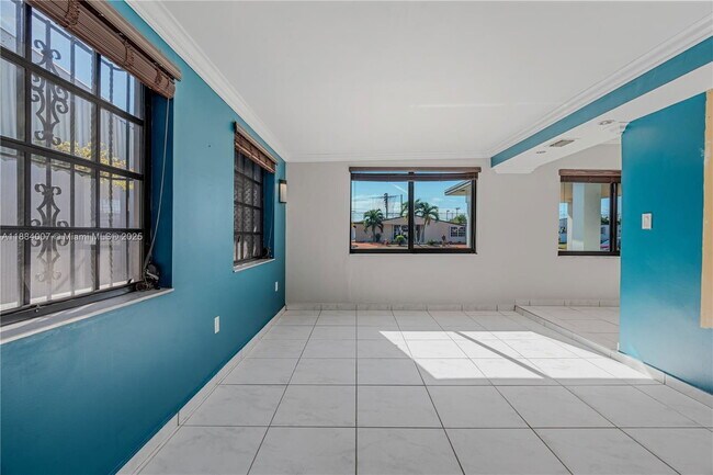 Building Photo - 1232 W 60th Terrace