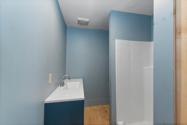 Building Photo - 935 Rumney Rte 25