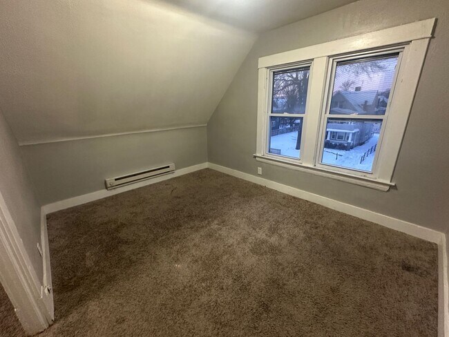 Building Photo - 10022 Parkgate Ave