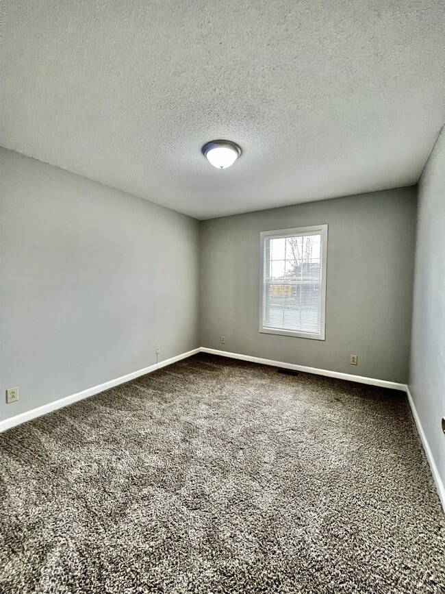 Building Photo - 229 Grassmire Dr
