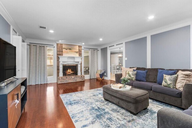 Building Photo - 1606 Rustic Knolls Dr