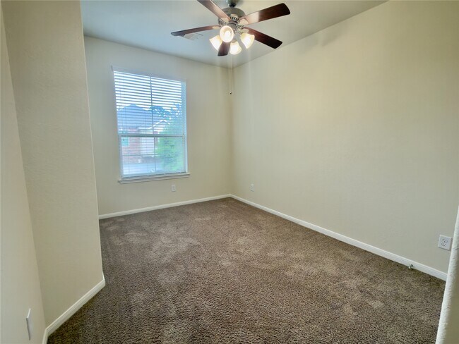 Building Photo - 17035 Amarose Dr