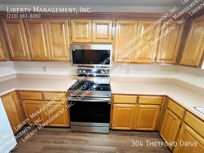 Building Photo - 304 Thetford Dr