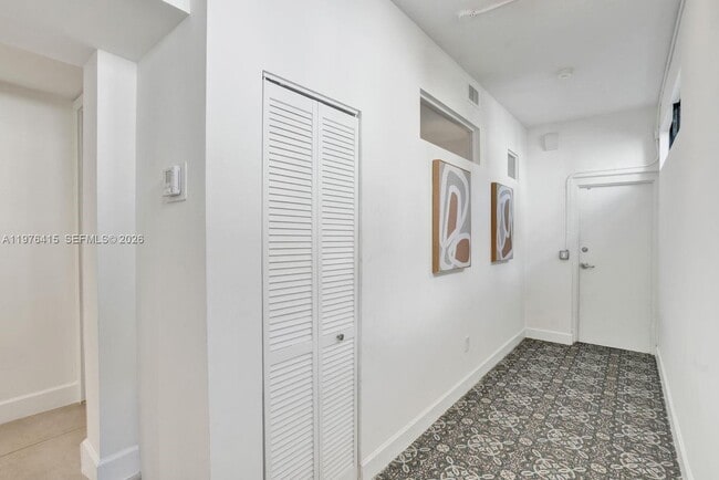 Building Photo - 5735 N Bay Rd