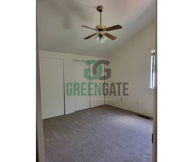 Building Photo - 2428 Woodvale Dr