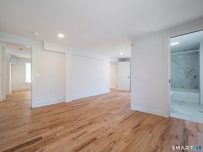 Building Photo - 523 Danbury Rd