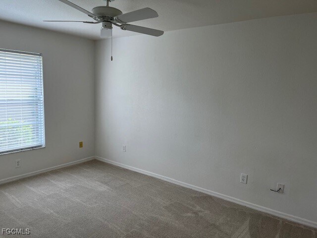 Building Photo - 3621 SE 5th Ct