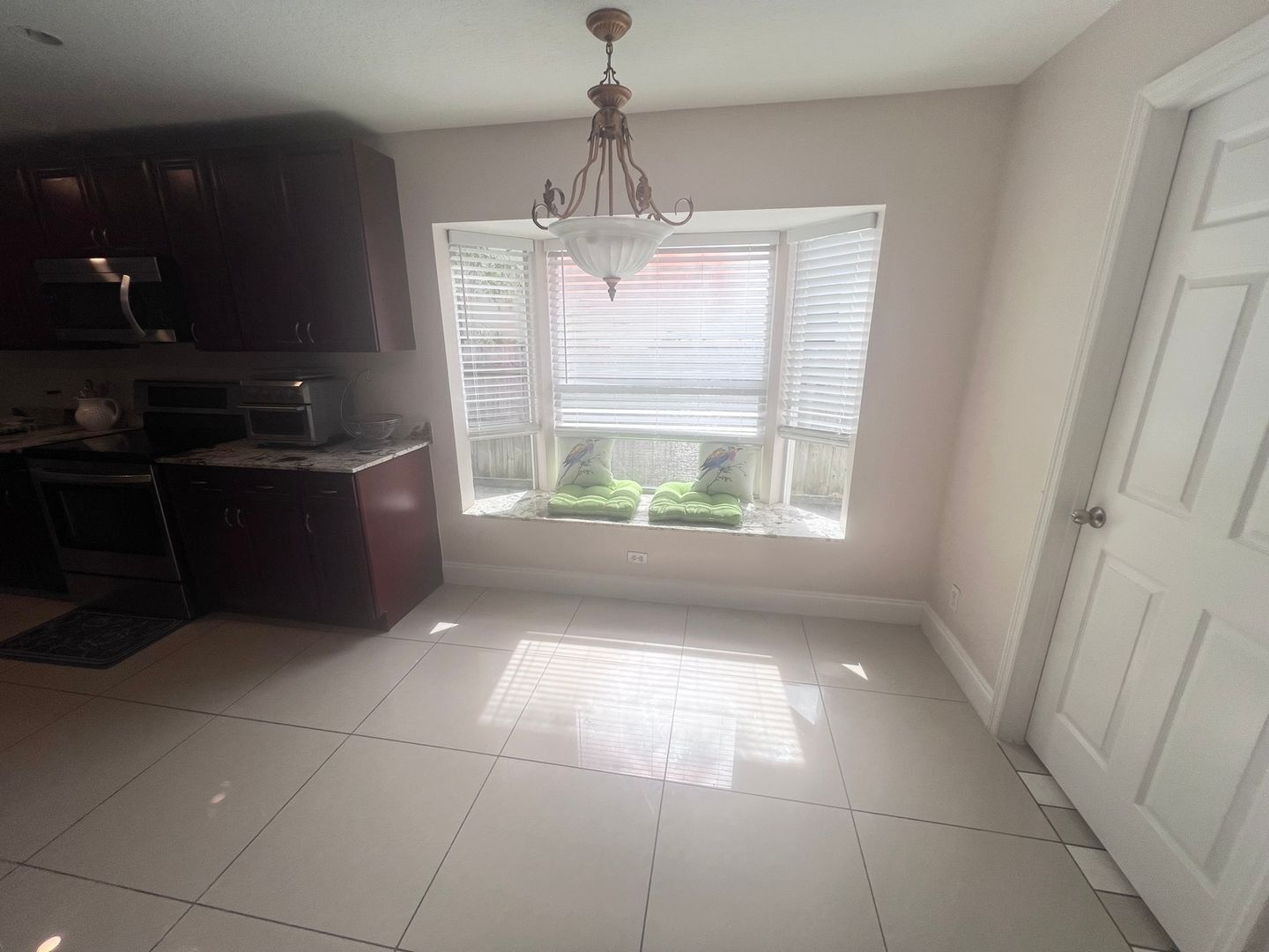 Building Photo - 3872 Cypress Lake Dr
