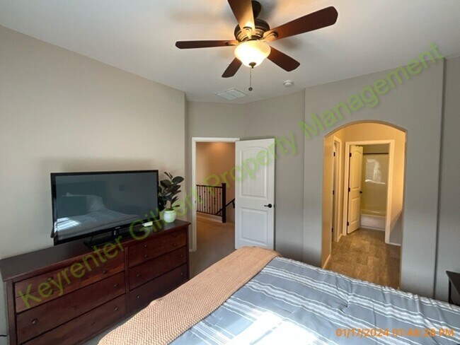 Building Photo - 3 bed/2.5 bath Condo in Gilbert’s Lofts in...