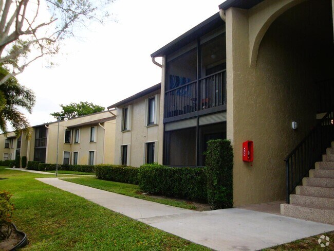 Building Photo - 723 Sunny Pine Way