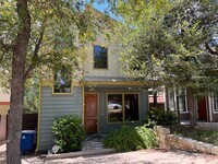 Building Photo - Modern Townhouse Near Mueller