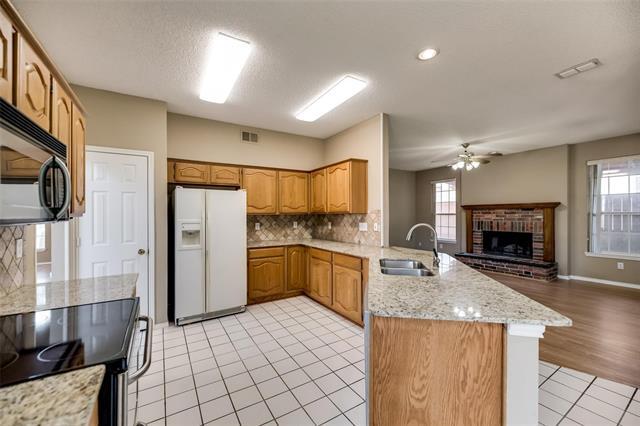 Building Photo - 2113 Glenmont Dr