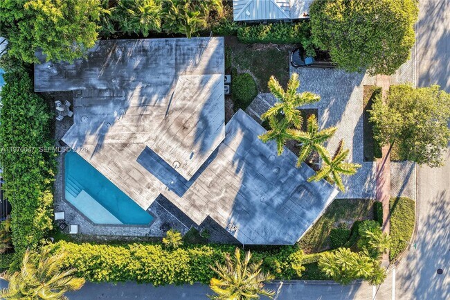 Building Photo - 1000 N Shore Dr