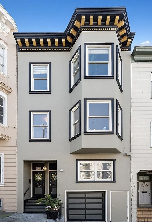 Building Photo - 435 Union St