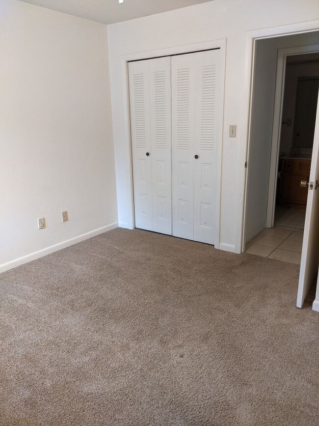 Building Photo - 2/2 in Pebble Creek