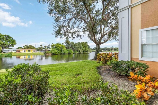 Building Photo - 1050 Villagio Cir