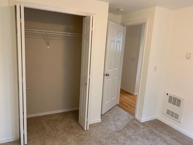 Building Photo - In the heart of Green Lake 3 bed 2.5 bath townhome for rent