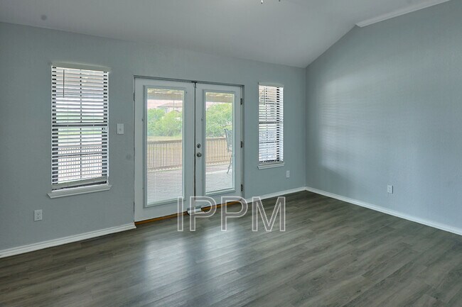 Building Photo - 1813 Lazy Lake Dr