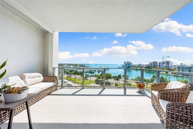 Building Photo - 1155 N Gulfstream Ave