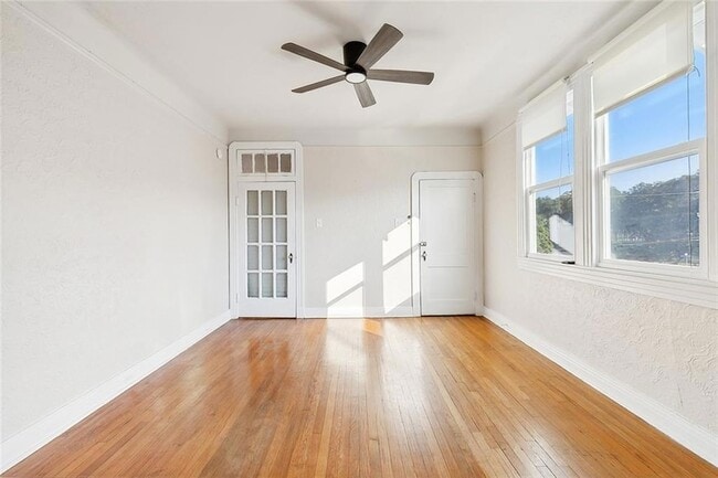 Building Photo - 918 N Hennessey St