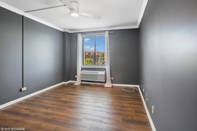 Building Photo - 470 Fawell Blvd